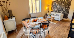 AC - PRIVATE Exterior - Au pied du palais des papes!
